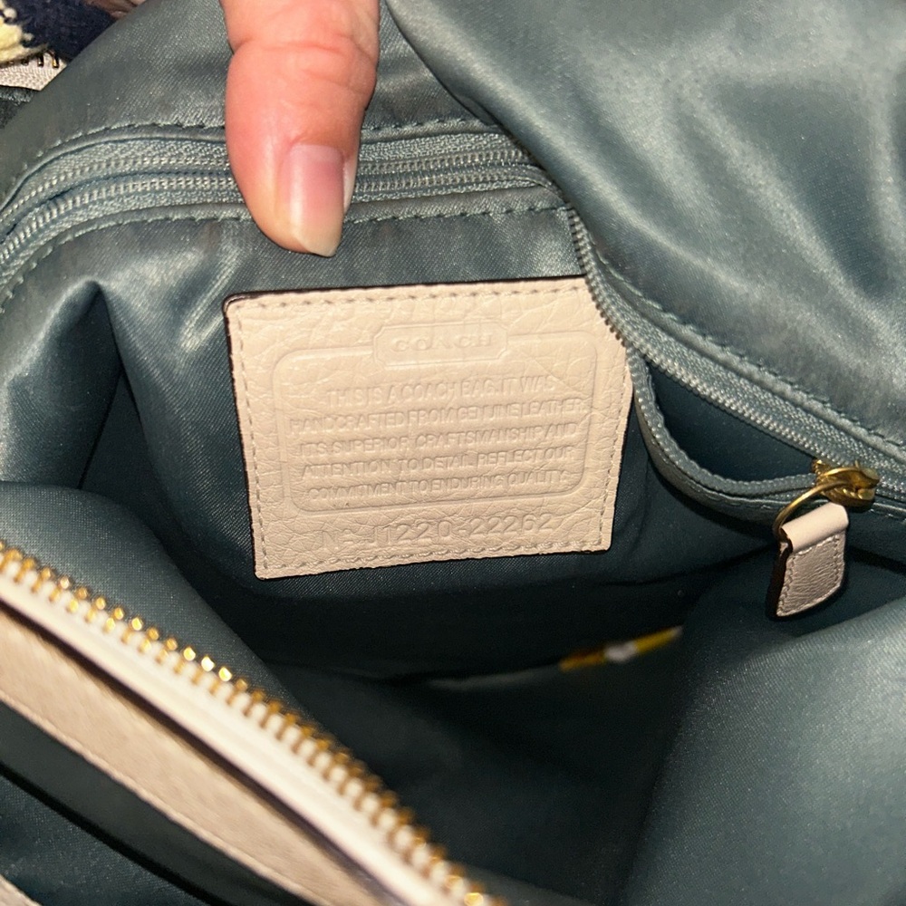 Coach Cream Pebble Leather Shoulder Tote with Gold Hardware - Picture 4 of 4